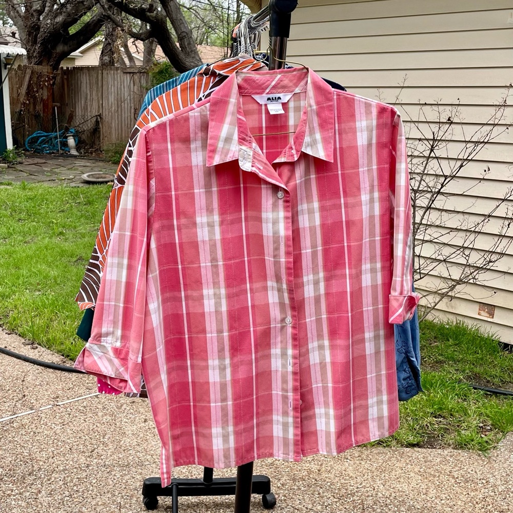 Pink plaid 3/4-sleeve blouse